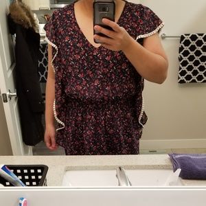 FOREVER 21+. Navy and red floral (2X)